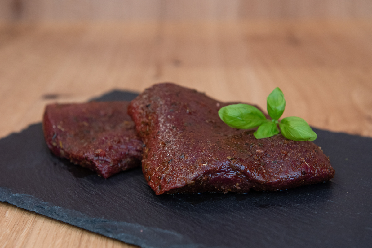 Straußen-Steak mariniert